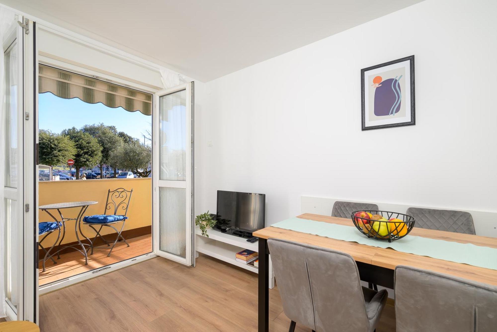 Pina Apartment