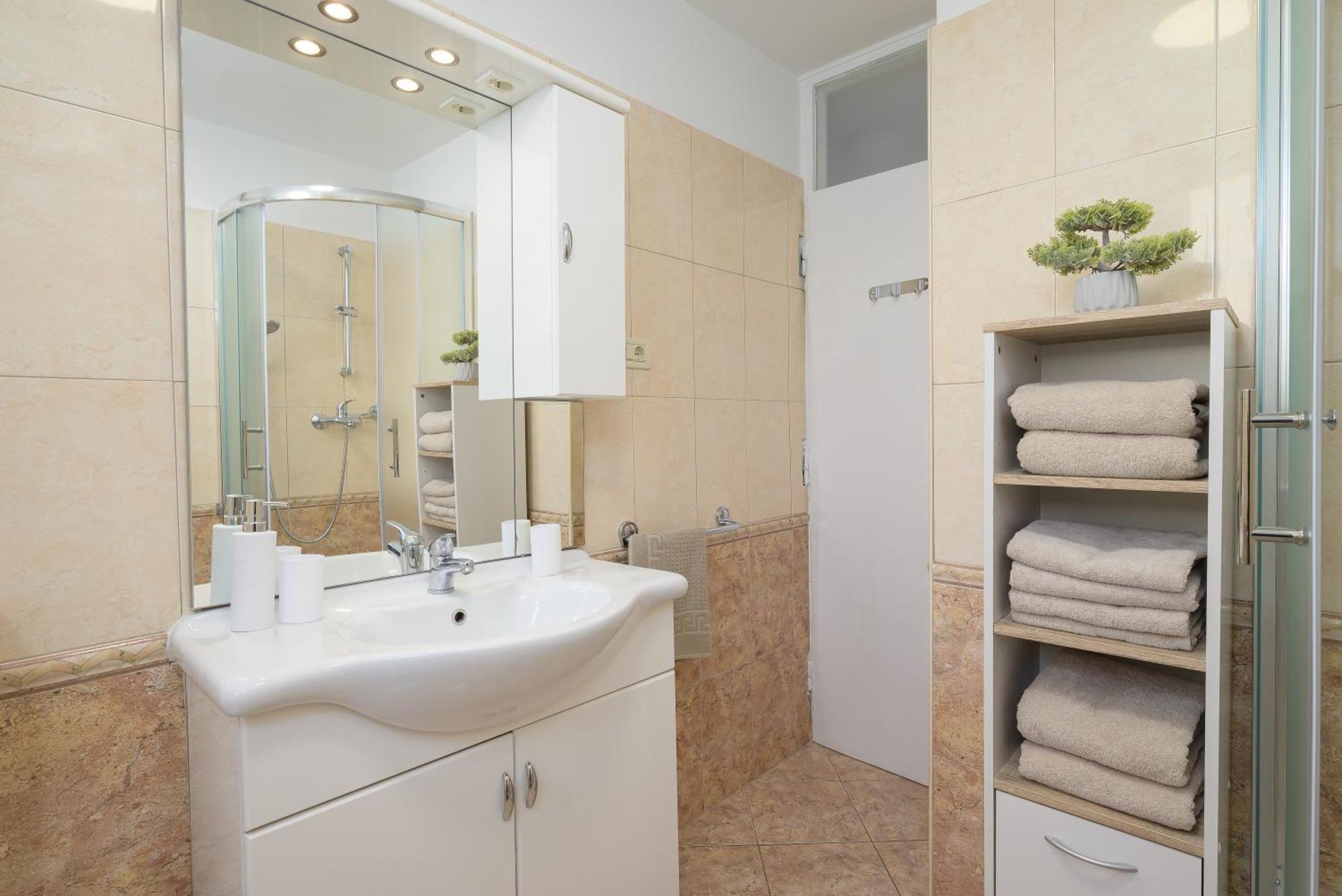 Apartment Pina *