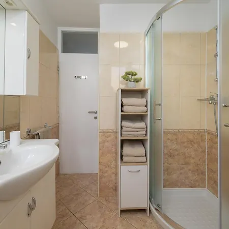 Apartment Pina Porec Esterno foto